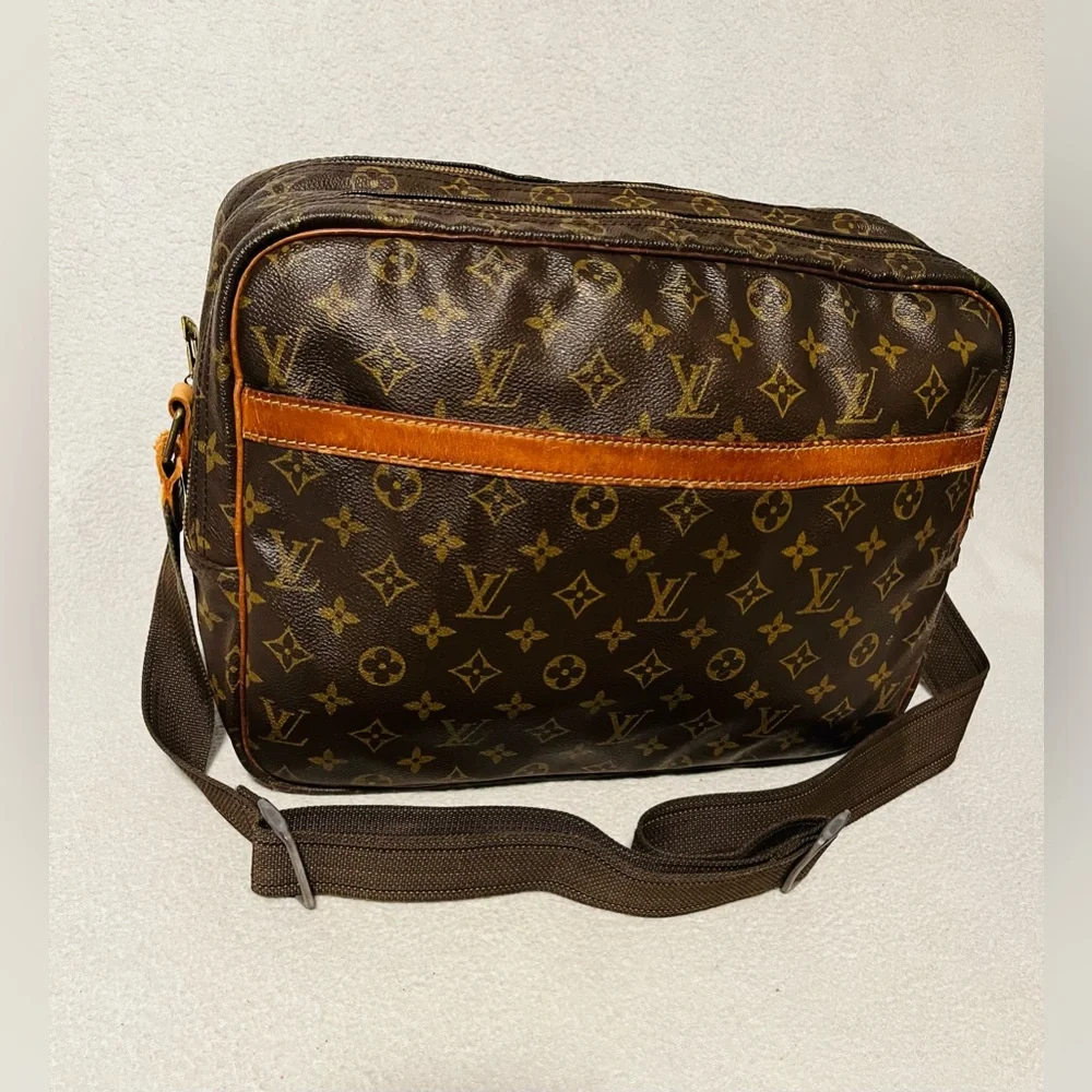 LOUIS VUITTON Monogram Reporter GM Crossbody Shoulder Bag - Picture 7 of 16